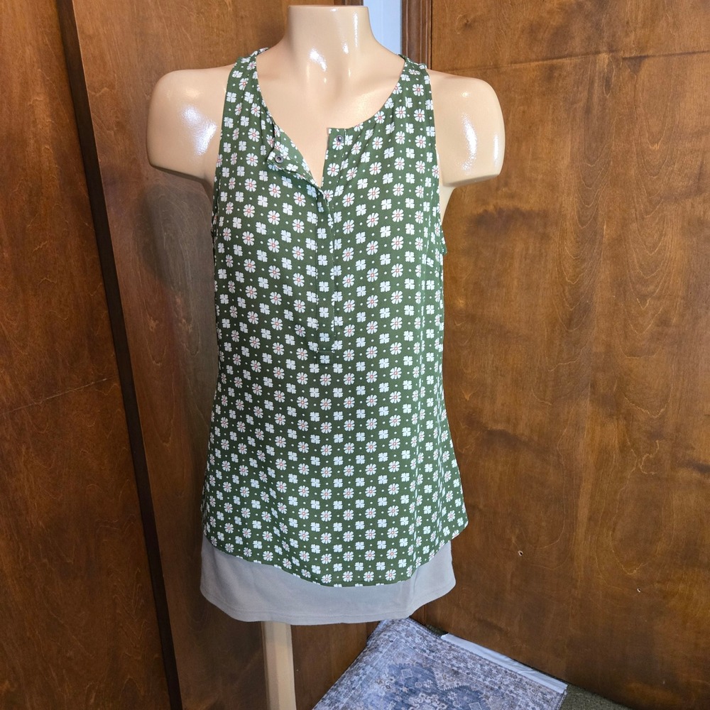 Cabi Womens Sleeveless Henley Blouse Small Green Geo Ditzy Floral Snap Front
